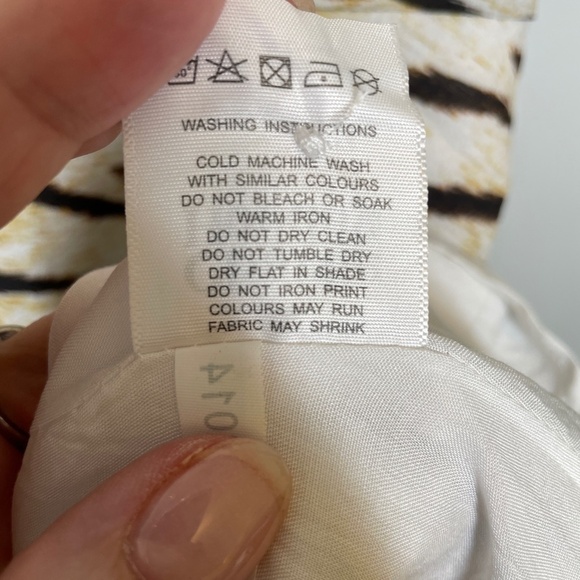 Charlie Holiday Tiger Print V Neck Mini Dress Sz 4 NWT - Picture 13 of 15